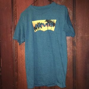 levis tee